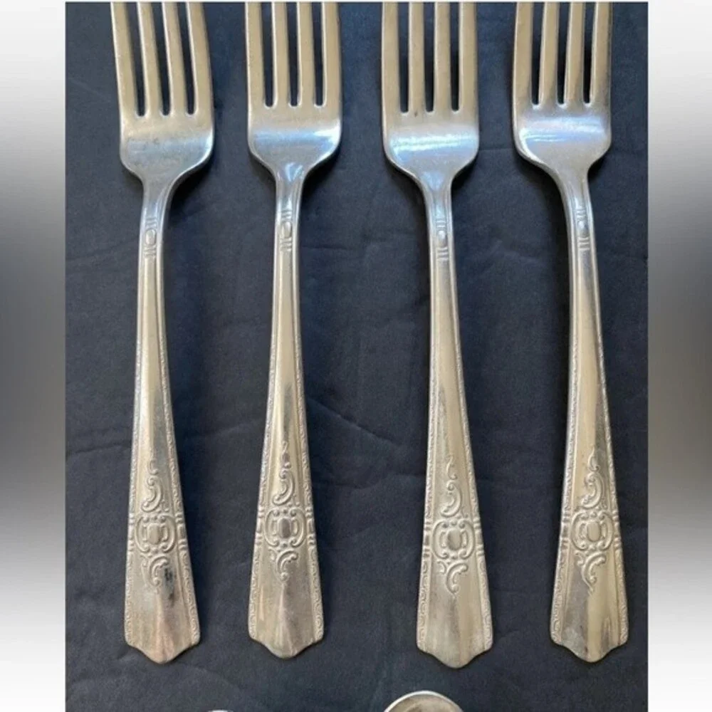 VTG Harmony House Plate AA+ 1944 Silver Plate(Forks & tea spoon )Maytime Pattern